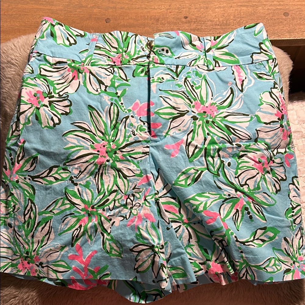 Lilly Pulitzer Blue Floral Women's Shorts size 4
